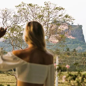 Royal Rock Hotel Sigiriya